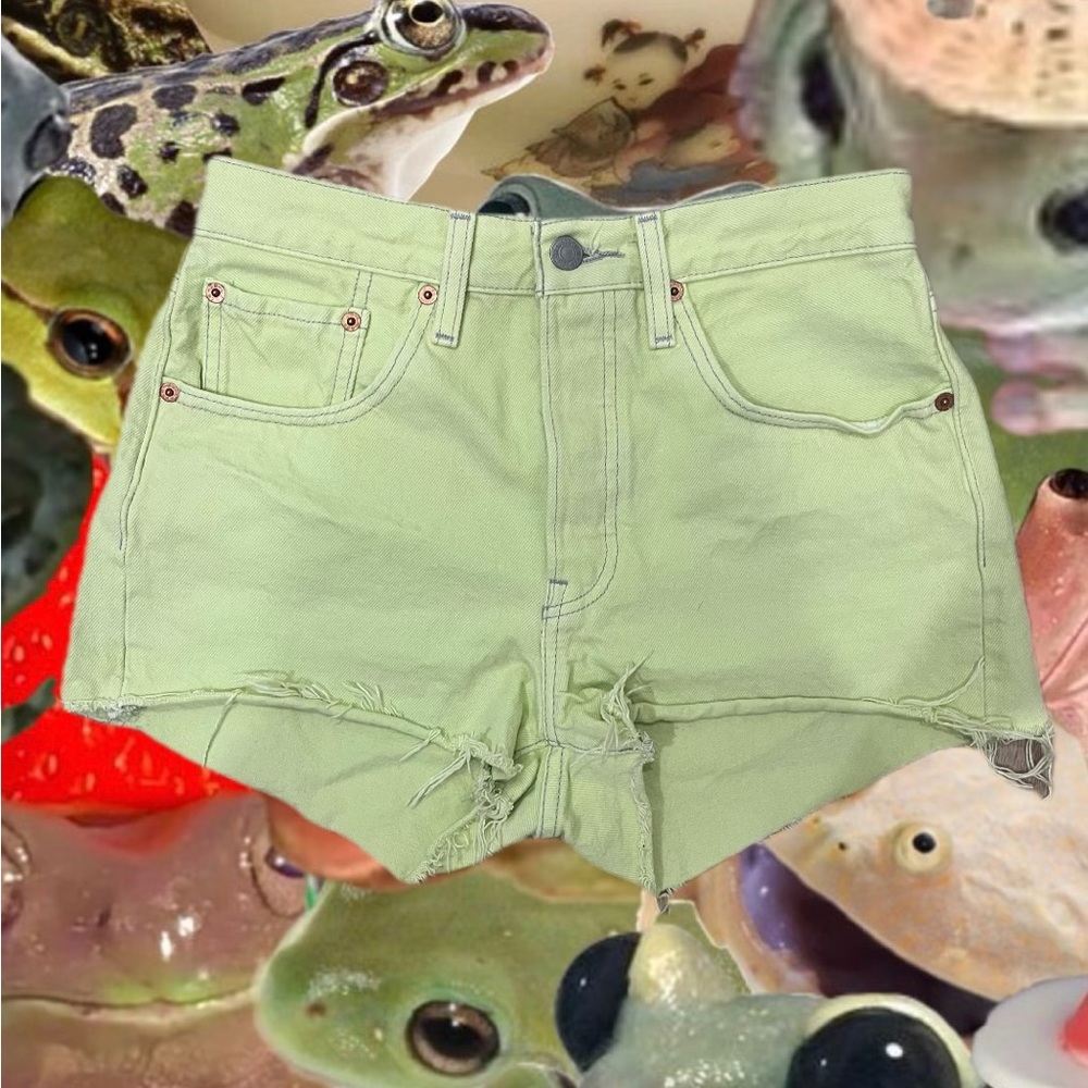 Green Levi’s 501 shorts!